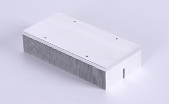   服務器鏟齒散熱器