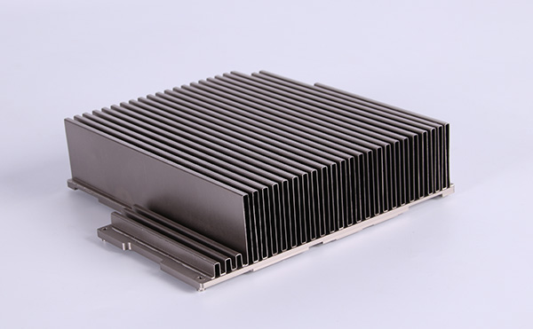 散熱器表面為什么噴涂都很光滑？散熱器表面噴涂技術(shù)